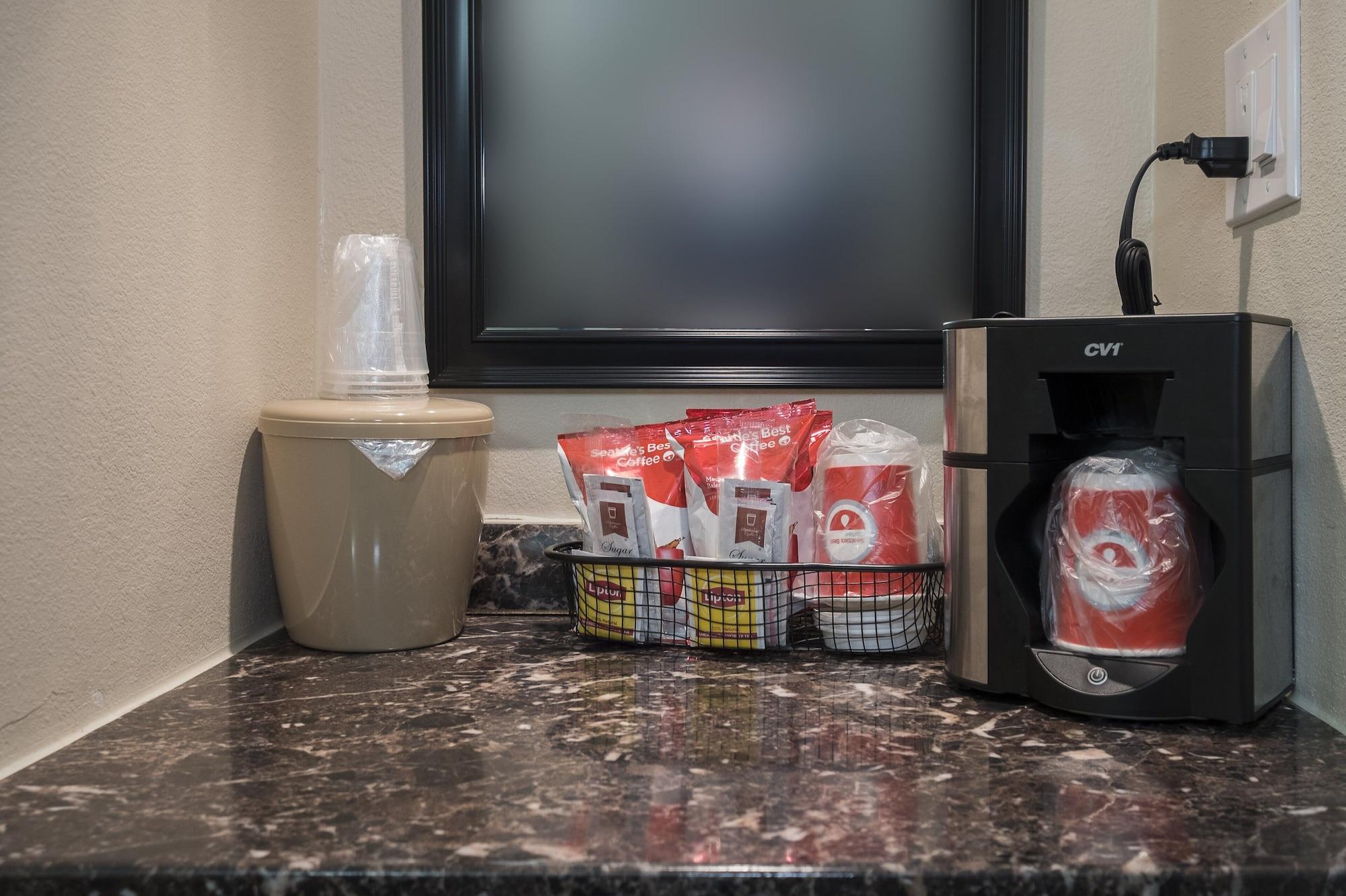 Red Roof Inn Plus+ Poughkeepsie Eksteriør billede